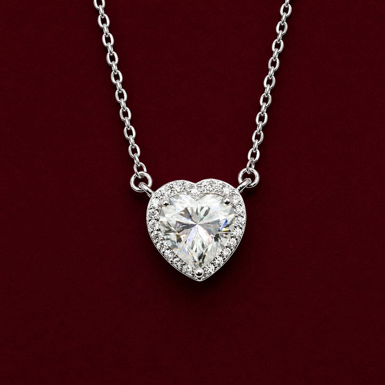 Gargantilha Coração Cravejada Moissanita 7x7mm 1,2ct 40+5cm