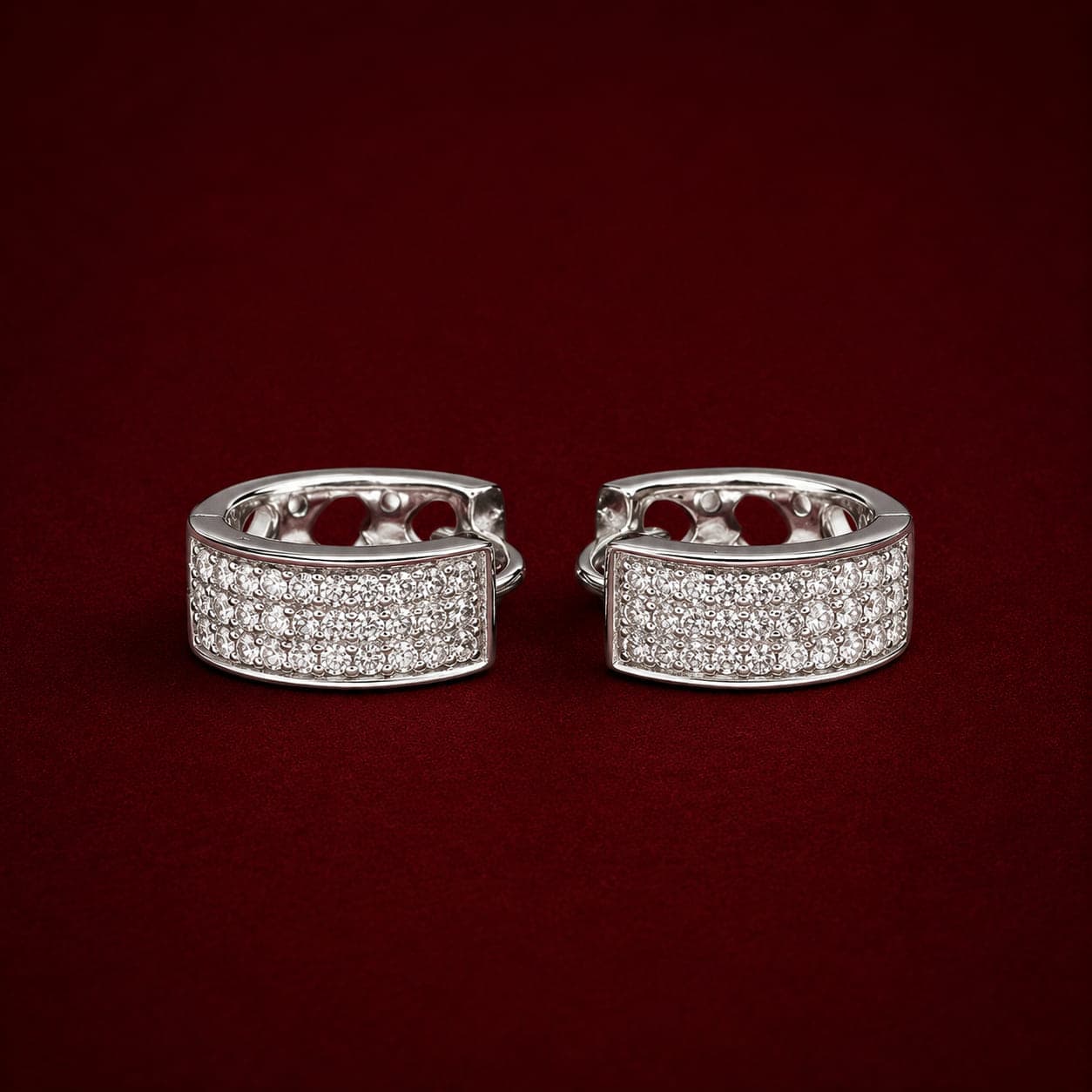 Brinco Argola Cravejada Moissanita 12mm 3 Fileiras